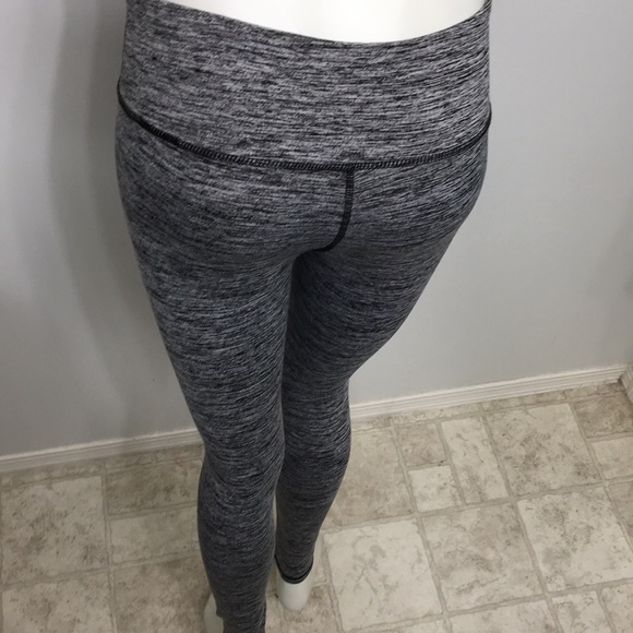Infinite Gray Black Legging Size Medium - Picture 6 of 11